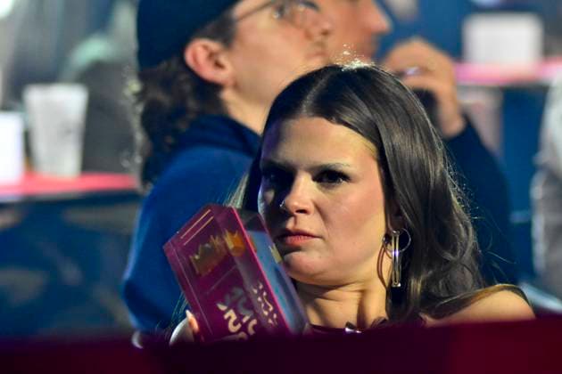 ABBbielefeld: Filow, Ikkimel, Melina Gaby Strauß auf der Show Behne bei der Verleihung des WDR Musikpreis 1 Live Krone im Lokschuppen Bielefeld am 04.12.2025 NRW Deutschland