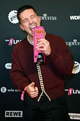 Nico Santos bei der 26. Verleihung der 1Live Krone 2025 im Lokschuppen. Bielefeld, 04.12.2025