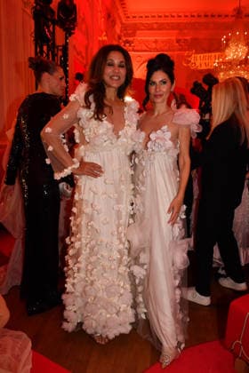 Karen Webb und Jeanette Graf Mon Cheri Barbara Tag Charity Residenz München 04. Dezember 2025