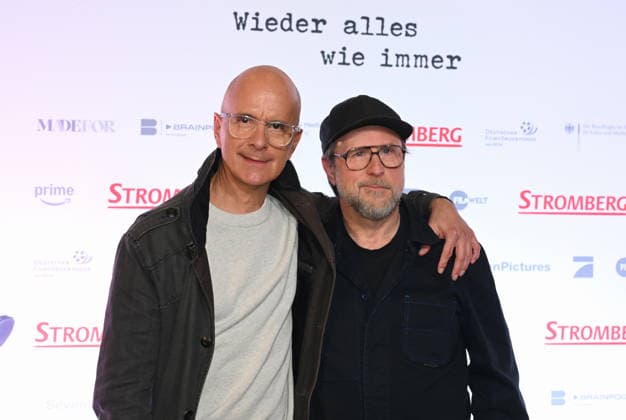 Schauspieler Christoph Maria Herbst und Bjarne Mädel , l-r, kommt zur Fan Premiere des Films Stromberg - Wieder alles wie immer