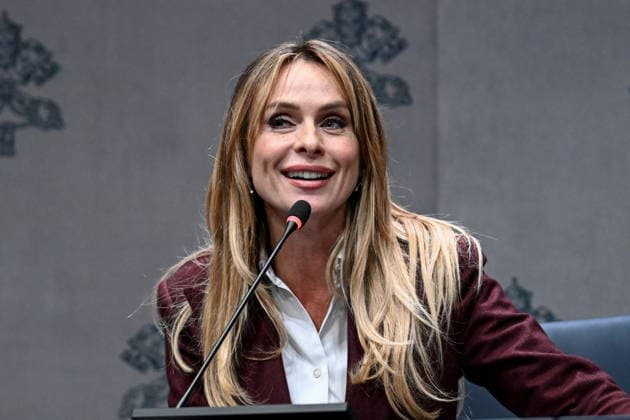 December 5, 2025, Vatican City, Rome, Vatican: Press conference for the Concert with the Poor. Pictured: Serena Autieri Vatican City, Dec 5th, 2025 Vatican City Vatican  - ZUMAa289 20251205_zia_a289_128 Copyright: xMariaxLauraxAntonelli Agfx