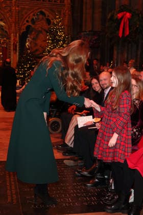 Members Of The Royal Family Attend The Together At Christmas Carol Service LONDON, ENGLAND - DECEMBER 05: Catherine, Princess of Wales speaks with guests at the Together At Christmas Carol Service at Westminster Abbey on December 05, 2025 in London, England. Led by The Princess and supported by The Royal Foundation, the annual event offered a chance to pause and reflect on the values of love, compassion, and the connections we share. The service also highlighted remarkable individuals from across the UK who have demonstrated extraordinary kindness, empathy, and support within their communities., Credit:Chris Jackson Avalon United Kingdom, England, London, Westminster Abbey Copyright: xChrisxJacksonx xAvalonx 1056773079