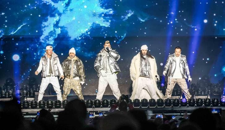 04.12.2025, Schladming, AUT, Unterwegs in Steiermark, Ski Opening 2025, Pressekonferenz, im Bild Backstreet Boys, Feature, Übersicht, Planai Stadion,