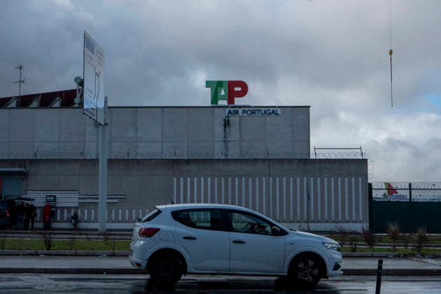 Europe Braces For Major Holiday Travel Disruptions As Transport Strikes Spread The TAP Air Portugal logo is on a building in Lisbon, Portugal, on December 5, 2025. Travelers face growing uncertainty as Portugal s upcoming general strike on December 11 coincides with widespread transport disruptions across Europe. Air traffic, rail, and public transport strikes in multiple countries are expected to create severe delays and cancellations during one of the busiest travel periods of the year. Authorities warn of a potential travel nightmare for passengers crossing borders during the holiday season. Lisbon Portugal  Copyright: xLuisxBozax originalFilename: boza-europebr251205_npHsC.jpg