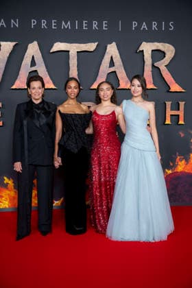 « Avatar: Fire And Ash » European Premiere - Paris Oona Castilla Chaplin, Sigourney Weaver, Zoe Saldana, Bailey Bass and Trinity Jo-Li Bliss attend the Avatar: Fire And Ash European Premiere on December 05, 2025 in Boulogne-Billancourt, near Paris, France. Photo by Eliot Blondet ABACAPRES.COM Paris France France  Copyright: xBlondetxEliot ABACAx