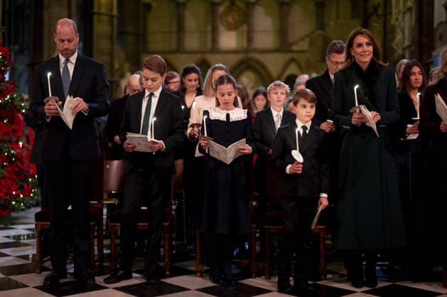 . 05 12 2025. London, United Kingdom. Prince William and Kate Middleton , the Prince and Princess of Wales, with their children Prince George, Princess Charlotte and Prince Louis at the Together at Christmas carol service at Westminster Abbey in London.  xPicturexbyxxi-Imagesx xPoolx IIM-26438-0048