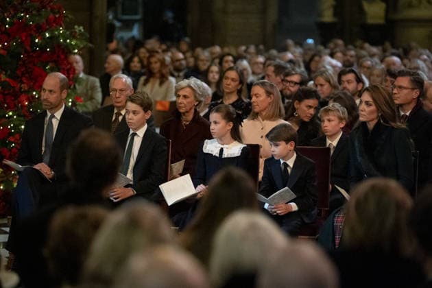 . 05 12 2025. London, United Kingdom. Prince William and Kate Middleton , the Prince and Princess of Wales, with their children Prince George, Princess Charlotte and Prince Louis at the Together at Christmas carol service at Westminster Abbey in London.  xPicturexbyxxi-Imagesx xPoolx IIM-26438-0058