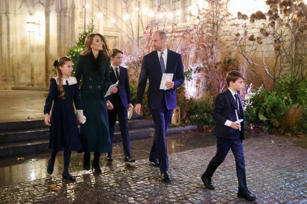 . 05 12 2025. London, United Kingdom. Prince William and Kate Middleton , the Prince and Princess of Wales, with their children Prince George, Princess Charlotte and Prince Louis at the Together at Christmas carol service at Westminster Abbey in London.  xPicturexbyxxi-Imagesx xPoolx IIM-26438-0083