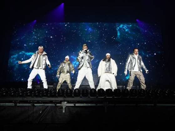 04.12.2025, Schladming, AUT, Unterwegs in Steiermark, Ski Opening 2025, Konzert, im Bild Backstreet Boys, Feature, Übersicht, Planai Stadion, Feature, Fan, Konzert,