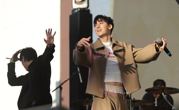 iHeartRadio 102.7 KIIS FM s Jingle Ball 2025 - Pre-Show Village Kevin Woo from KPop Demon Hunters (the singing voice for the character Mystery Saja) performs at iHeartRadio 102.7 KIIS FM s Jingle Ball 2025 Presented by Capital One - Pre-Show at Intuit Dome on December 05, 2025 in Los Angeles, California. Inglewood INTUIT DOME California USA Copyright: xCraSH imageSPACEx