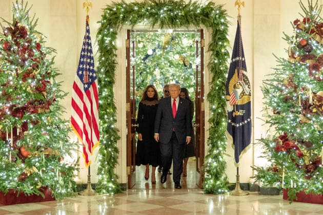 President Trump and First Lady attend Andrea Bocelli Concert President Donald Trump, First Lady Melania Trump, Andrea Bocelli, and Enrica Cenzatti walk toward the East Room for a concert by Andrea Bocelli at the White House on Friday December 5, 2025 in Washington, DC. (Photo by Leigh Vogel Pool ABACAPRESS.COM) Washington DC  Copyright: xPool ABACAx