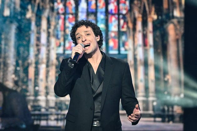 The Telethon show in Paris FA Angelo Del Vecchio performs Notre Dame de Paris during the Telethon show on France Television in Paris on December 5, 2025. Photo by Firas Abdullah ABACAPRESS.COM Paris Ile-de-France France  Copyright: xAbdullahxFiras ABACAx