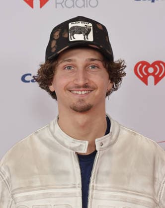 iHeartRadio 102.7 KIIS FM s Jingle Ball 2025 - Arrivals Reif Harrison attends iHeartRadio 102.7 KIIS FM s Jingle Ball 2025 at Intuit Dome on December 05, 2025 in Los Angeles, California. Inglewood INTUIT DOME California USA Copyright: xCraSH imageSPACEx