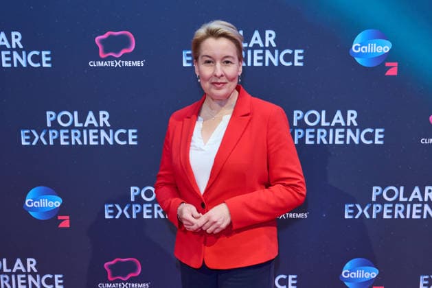 Franziska Giffey -Eroeffnung der Ausstellung POLAR EXPERIENCE- Die Immersive Ausstellung ueber die Arktis und Antarktis in der Arena Berlin am 05.12.2025. Eroeffnung Polar Experience
