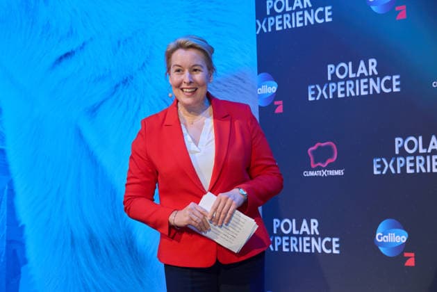 Franziska Giffey -Eroeffnung der Ausstellung POLAR EXPERIENCE- Die Immersive Ausstellung ueber die Arktis und Antarktis in der Arena Berlin am 05.12.2025. Eroeffnung Polar Experience