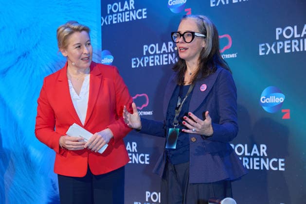 Franziska Giffey und Nicole Strock.Stanley -Eroeffnung der Ausstellung POLAR EXPERIENCE- Die Immersive Ausstellung ueber die Arktis und Antarktis in der Arena Berlin am 05.12.2025. Eroeffnung Polar Experience