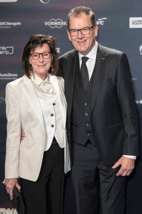 Gerd Müller mit Ehefrau Gertie Müller-Hoorens bei der Verleihung des 18. Deutschen Nachhaltigkeitspreises 2025 im Maritim Hotel. Düsseldorf, 05.12.2025