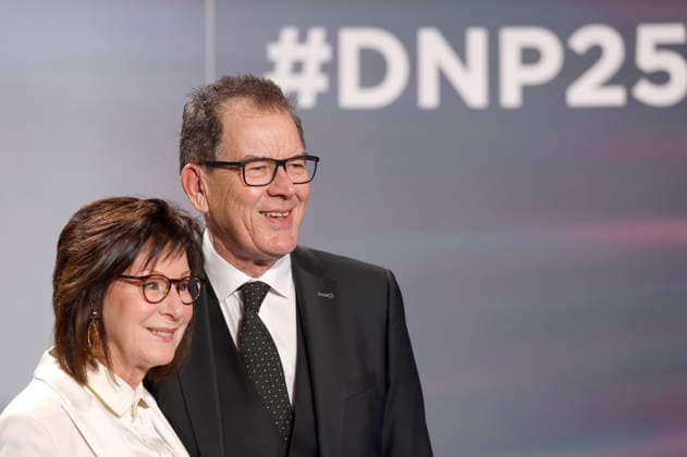 Gerd Müller mit Ehefrau Gertie Müller-Hoorens bei der Verleihung des 18. Deutschen Nachhaltigkeitspreises 2025 im Maritim Hotel. Düsseldorf, 05.12.2025