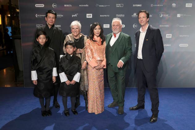 Jigme Khesar Namgyel Wangchuck und Jetsun Pema mit Familie bei der Verleihung des 18. Deutschen Nachhaltigkeitspreises 2025 im Maritim Hotel. Düsseldorf, 05.12.2025