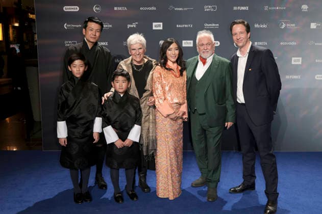Jigme Khesar Namgyel Wangchuck und Jetsun Pema mit Familie bei der Verleihung des 18. Deutschen Nachhaltigkeitspreises 2025 im Maritim Hotel. Düsseldorf, 05.12.2025
