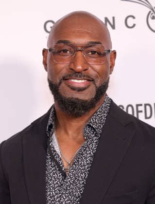 The GEANCO Family Reunion Holiday Gala - LA Adrian Holmes At The GEANCO Family Reunion Holiday Gala-At The 1 Hotel In West Hollywood CA, USA on December 05, 2025. Photo by Fati S ABACAPRESS.COM West Hollywood CA United States  Copyright: xFatixSadou ABACAPRESS.COMx
