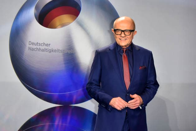 ABBduesseldorf: Stefan Schulze - Hausmann deutscher Journalist zu Gast auf dem blauen Teppich bei der 18.Verleihung Deutscher Nachhaltigkeitspreis 2025 im Maritim Hotel am 05.12.2025 NRW Deutschland