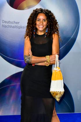 ABBduesseldorf: Domitila Barros Miss Germany 2022 Schauspielerin zu Gast auf dem blauen Teppich bei der 18.Verleihung Deutscher Nachhaltigkeitspreis 2025 im Maritim Hotel am 05.12.2025 NRW Deutschland