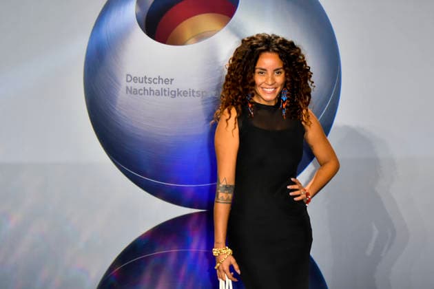 ABBduesseldorf: Domitila Barros Miss Germany 2022 Schauspielerin zu Gast auf dem blauen Teppich bei der 18.Verleihung Deutscher Nachhaltigkeitspreis 2025 im Maritim Hotel am 05.12.2025 NRW Deutschland