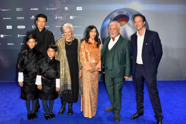 ABBduesseldorf: H.R.H. Princess Dechan Yangzom Wangchuck and Husband Dasho Tandin Namgyel is the daughter of the fourth King of Bhutan Jigme Singye Wangchuck zu Gast auf dem blauen Teppich bei der 18.Verleihung Deutscher Nachhaltigkeitspreis 2025 im Maritim Hotel am 05.12.2025 NRW Deutschland