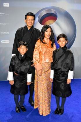ABBduesseldorf: H.R.H. Princess Dechan Yangzom Wangchuck and Husband Dasho Tandin Namgyel is the daughter of the fourth King of Bhutan Jigme Singye Wangchuck zu Gast auf dem blauen Teppich bei der 18.Verleihung Deutscher Nachhaltigkeitspreis 2025 im Maritim Hotel am 05.12.2025 NRW Deutschland