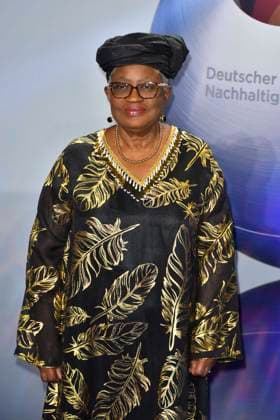ABBduesseldorf: Ngozi Okonjo-Iweala is the seventh Director-General of the WTO zu Gast auf dem blauen Teppich bei der 18.Verleihung Deutscher Nachhaltigkeitspreis 2025 im Maritim Hotel am 05.12.2025 NRW Deutschland