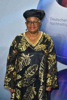 ABBduesseldorf: Ngozi Okonjo-Iweala is the seventh Director-General of the WTO zu Gast auf dem blauen Teppich bei der 18.Verleihung Deutscher Nachhaltigkeitspreis 2025 im Maritim Hotel am 05.12.2025 NRW Deutschland