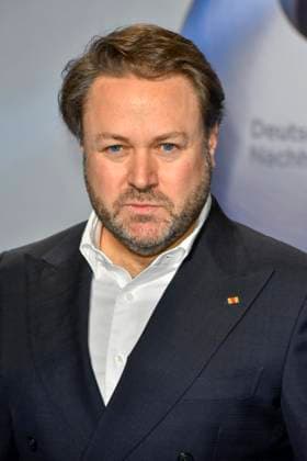 ABBduesseldorf: Daniel M. Harrich deutscher Regisseur, Filmproduzent zu Gast auf dem blauen Teppich bei der 18.Verleihung Deutscher Nachhaltigkeitspreis 2025 im Maritim Hotel am 05.12.2025 NRW Deutschland