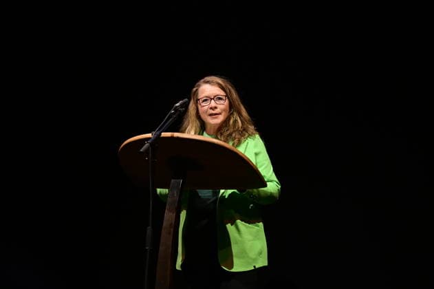 Catrin Hammer bei der Feierstunde zur Verleihung des Meridian des Ehrenamtes im Gerhart-Hauptmann-Theater Görlitz. Görlitz, 05.12.2025 Copyright: xMatthiasxWehnertx