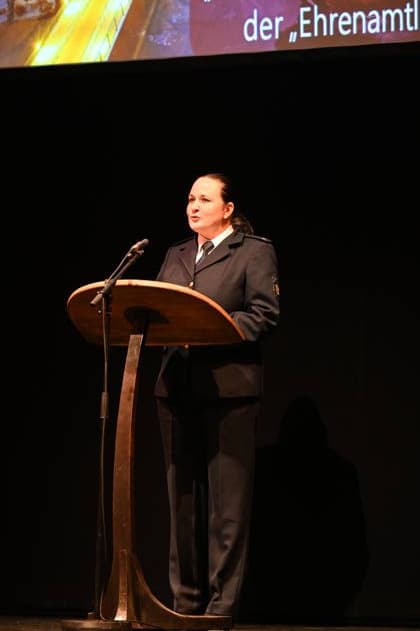 Anja Weigel bei der Feierstunde zur Verleihung des Meridian des Ehrenamtes im Gerhart-Hauptmann-Theater Görlitz. Görlitz, 05.12.2025 Copyright: xMatthiasxWehnertx