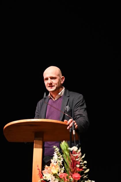 Stephan Meyer bei der Feierstunde zur Verleihung des Meridian des Ehrenamtes im Gerhart-Hauptmann-Theater Görlitz. Görlitz, 05.12.2025 Copyright: xMatthiasxWehnertx