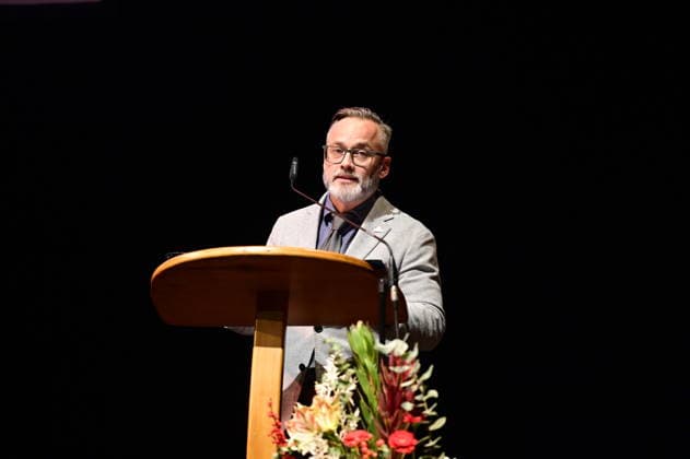 Marko Weber-Schönherr bei der Feierstunde zur Verleihung des Meridian des Ehrenamtes im Gerhart-Hauptmann-Theater Görlitz. Görlitz, 05.12.2025 Copyright: xMatthiasxWehnertx