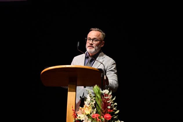 Marko Weber-Schönherr bei der Feierstunde zur Verleihung des Meridian des Ehrenamtes im Gerhart-Hauptmann-Theater Görlitz. Görlitz, 05.12.2025 Copyright: xMatthiasxWehnertx