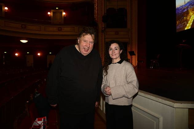 Matthias Eisenberg und Constanze Geier bei der Feierstunde zur Verleihung des Meridian des Ehrenamtes im Gerhart-Hauptmann-Theater Görlitz. Görlitz, 05.12.2025 Copyright: xMatthiasxWehnertx