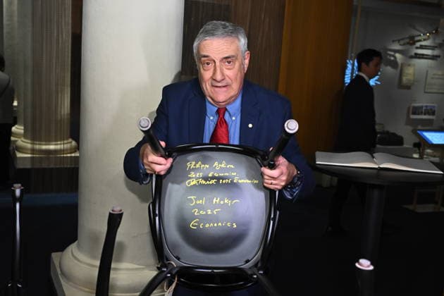 Joel Mokyr, laureate in economics, signs the Nobel chairs at the Nobel Museum in Stockholm, Sweden, December 6, 2025 STOCKHOLM SWEDEN x10090x  Copyright: xClaudioxBresciani TTx NOBEL CHAIRS ARE SIGNED BY THE PRIZE WINNERS Gl1Dg9xqPp8