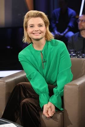 Annette Frier, Schauspielerin, zu Gast in der NDR Talk Show am 5.12.2025, Fototermin vor der Sendung im 3. Programm des NDR Fernsehen im Fernsehstudio Hamburg Lokstedt
