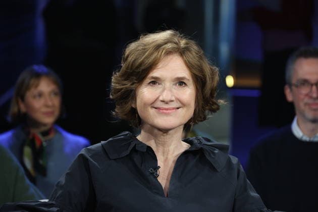 Victoria Trauttmansdorff, Schauspielerin, zu Gast in der NDR Talk Show am 5.12.2025, Fototermin vor der Sendung im 3. Programm des NDR Fernsehen im Fernsehstudio Hamburg Lokstedt