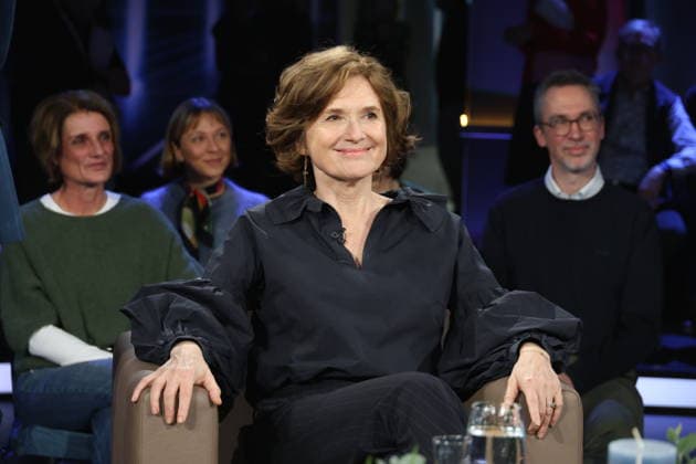 Victoria Trauttmansdorff, Schauspielerin, zu Gast in der NDR Talk Show am 5.12.2025, Fototermin vor der Sendung im 3. Programm des NDR Fernsehen im Fernsehstudio Hamburg Lokstedt
