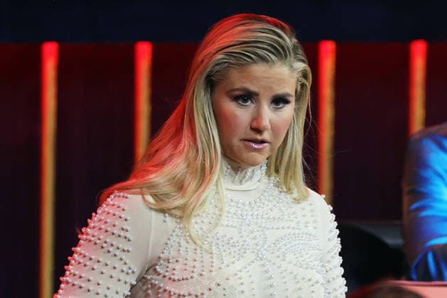 Die große Weihnachtsshow 2025 Beatrice Egli (Schweizer Schlagersängerin). Die große Weihnachtsshow präsentiert von Giovanni Zarrella. ZDF-Live Sendung vom 04.12.2025 in der Baden-Arena Offenburg. Offenburg, Baden-Württemberg, Deutschland.