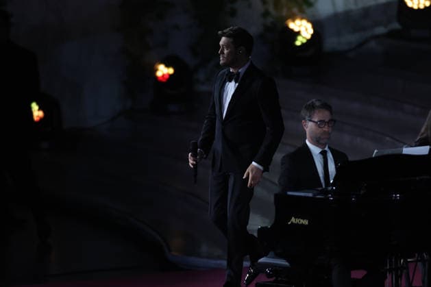 Vatican City, Italy - December 6, 2025: Michael Steven Buble performs in concert before the Pope. Pope Leo XIV attends the concert for the poor with Canadian singer Michael Steven Buble and Serena Autieri held in the Paul VI Hall in the Vatican.  Copyright: xmarcoxiacobuccix xipa-agency.netx xmarcoxiacobuccix IPA_Agency_IPA68834374
