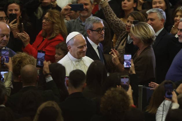 Pope Leo XIV At Concert for the Poor - Vatican Pope Leo XIV attends the concert for the poor with Canadian singer Michael Steven Buble and Serena Autieri held in the Paul VI Hall in the Vatican. , on December 6, 2025. Photo by Marco Iacobucci IPA ABACAPRESS.COM Vatican City ITALY Vatican (or Holy See)  Copyright: xIPA ABACAx