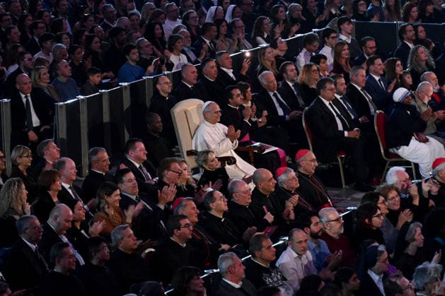 December 6, 2025, Rome, Rome, Italy: Pope Leo XIV attends the concert for the poor with Canadian singer Michael Steven Buble and Serena Autieri held in the Paul VI Hall in the Vatican. Vatican City 06 12 2025 Rome Italy  - ZUMAa289 20251206_zia_a289_071 Copyright: xMariaxLauraxAntonellix