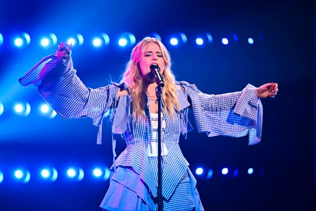 STOCKHOLM, SVERIGE 20251206 Tuva Rawall uppträder med laten Stay with me av Sam Smith under finalen av Idol 2025. STOCKHOLM SVERIGE x10060x *** STOCKHOLM, SWEDEN 20251206 Tuva Rawall performs Stay with me by Sam Smith during the final of Idol 2025 STOCKHOLM SWEDEN x10060x  Copyright: xHenrikxMontgomery TTx IDOL 2025 Dht4CtvBeDg