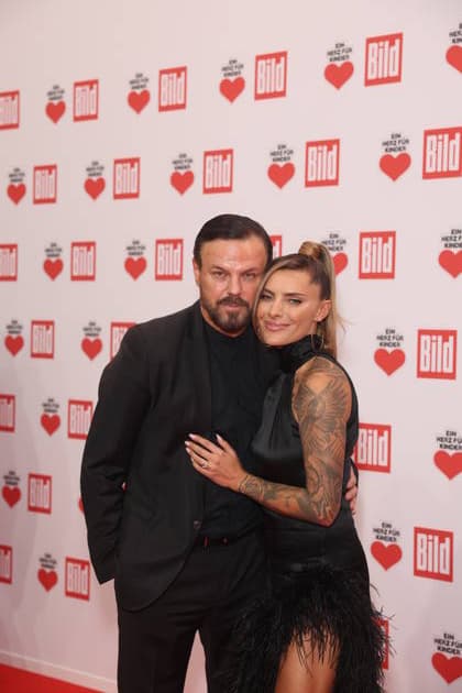 Spengala - Ein Herz für Kinder 2025 - Alain Midzic und Sophia Thomalla bei der TV-Spendengala Ein Herz für Kinder im Studio Adlershof am 06.12.2025 in Berlin. Copyright: xEventpressxKochanx