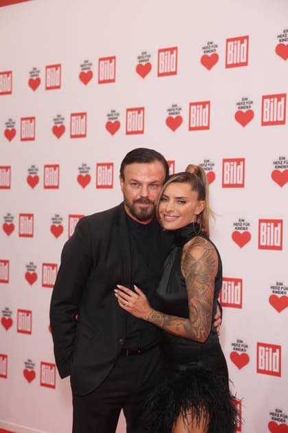 Spengala - Ein Herz für Kinder 2025 - Alain Midzic und Sophia Thomalla bei der TV-Spendengala Ein Herz für Kinder im Studio Adlershof am 06.12.2025 in Berlin. Copyright: xEventpressxKochanx